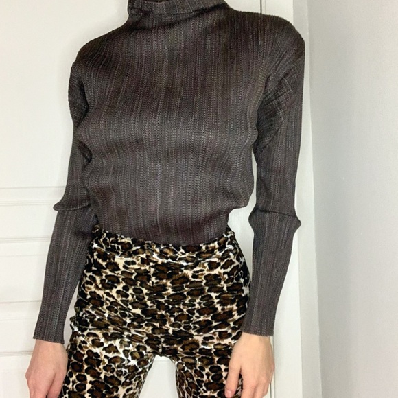 Issey Miyake Pleats Please Turtleneck - Picture 3 of 4
